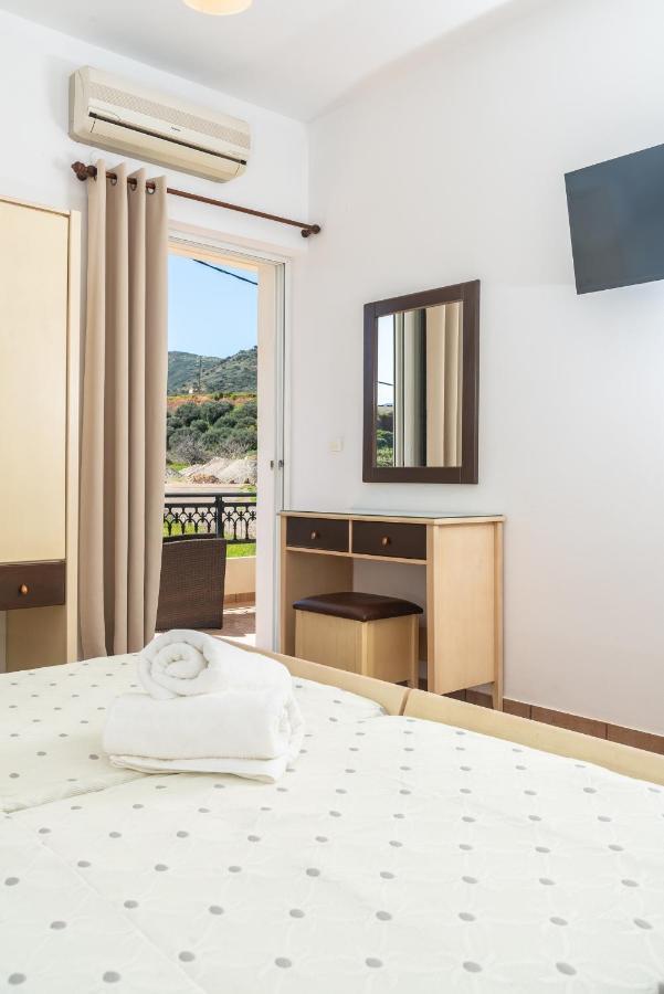Bluewind Apartments - Near The Sea Kissamos Bagian luar foto
